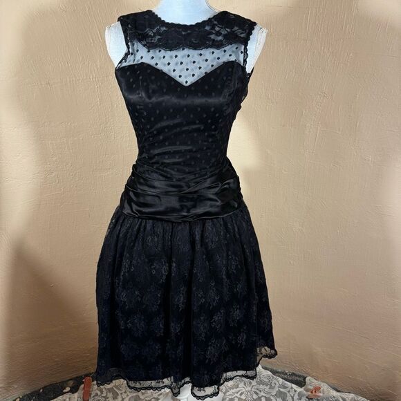 Gunne Sax Dresses & Skirts - Vintage 1980s Gunne Sax by Jessica McClintock Black Lace & Polka Dot Illusion Ne
